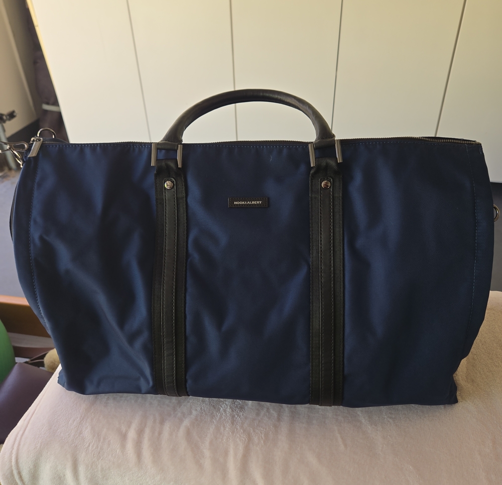 Hook And Albert Weekender Garment Bag
